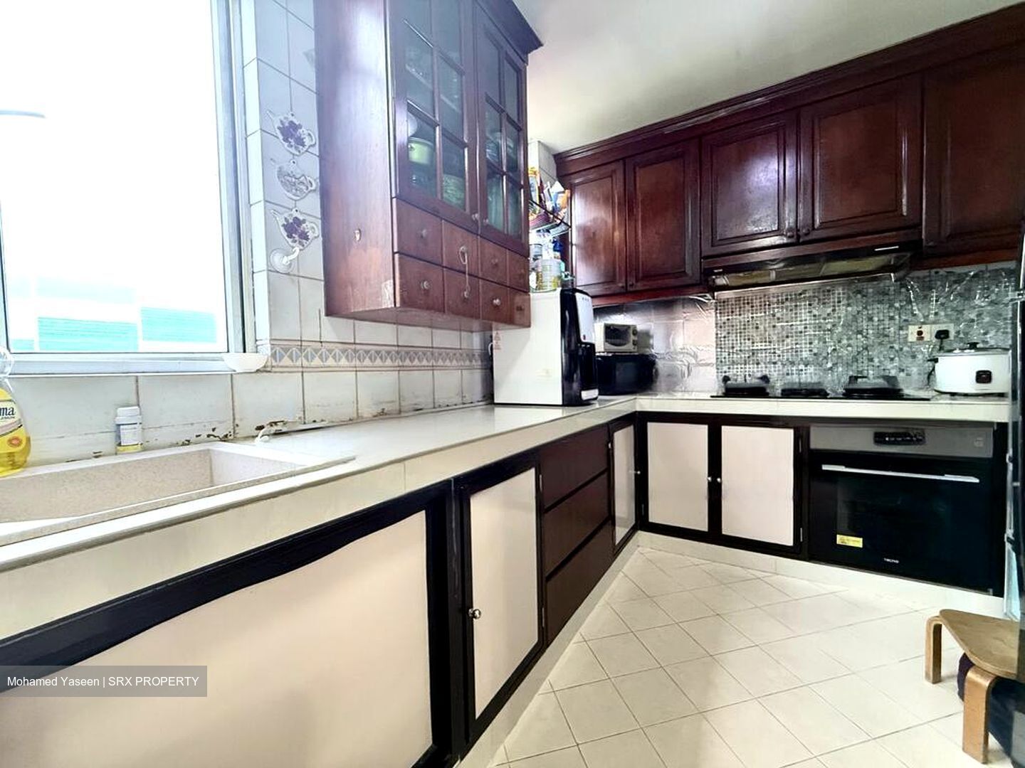 Flora Road (D17), Terrace #468085781